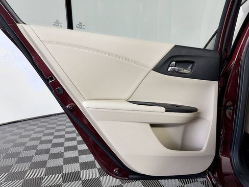 Used 2016 Honda Accord EX-L image 33