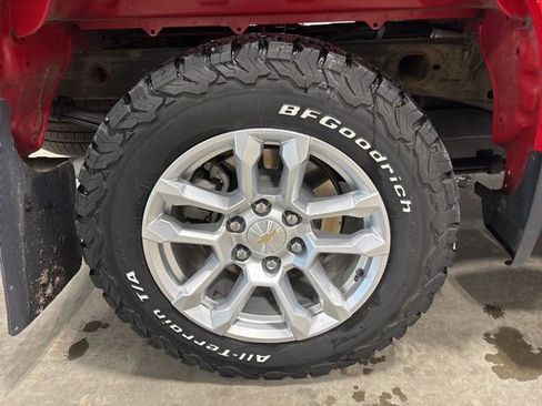 Certified 2024 Chevrolet Silverado 1500 LT w/ Z71 Off-Road Package AWD/4WD image 15