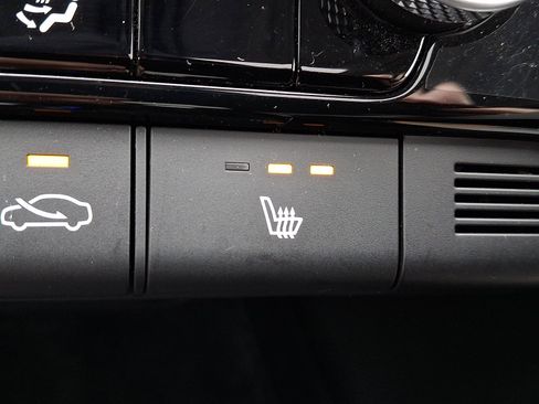 Certified 2022 Hyundai Elantra Limited w/ Cargo Package image 24