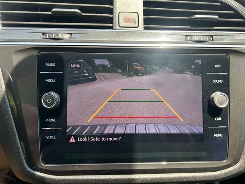 Used 2019 Volkswagen Tiguan SE w/ Panoramic Sunroof Package AWD/4WD image 19
