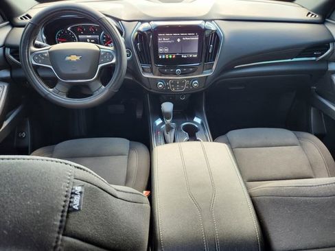 Used 2023 Chevrolet Traverse LT image 13