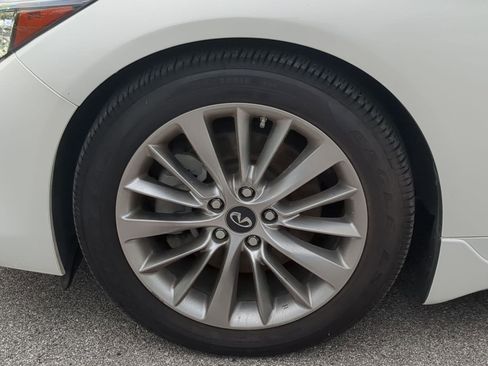 Used 2019 INFINITI Q50 Luxe w/ Essential Package (3.0T Luxe) RWD image 9