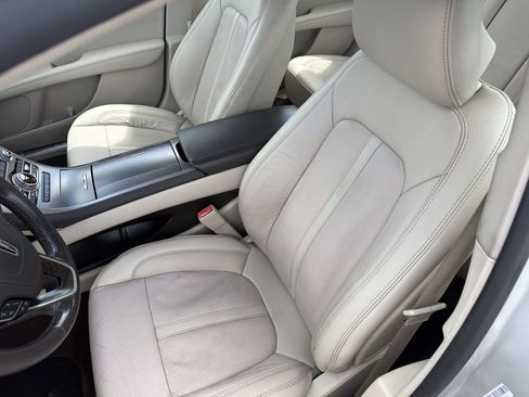 Used 2019 Lincoln MKZ Reserve FWD image 18