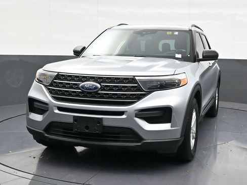 Used 2020 Ford Explorer XLT image 9