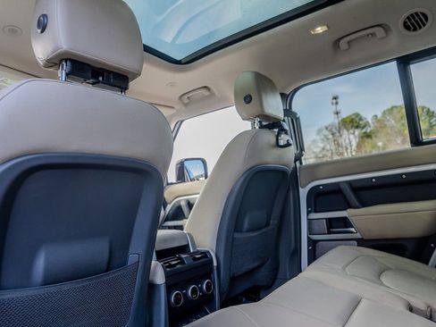 Used 2024 Land Rover Defender 130 S image 22