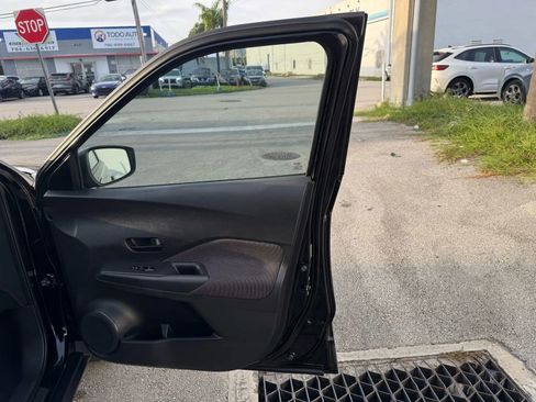 Used 2019 Nissan Kicks S image 18