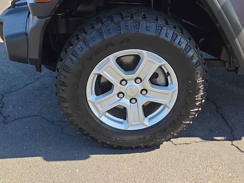 Used 2019 Jeep Wrangler Unlimited Sport S AWD/4WD image 16