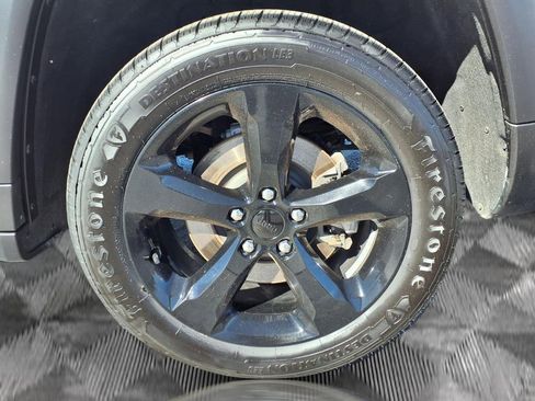 Certified 2023 Jeep Grand Cherokee L Laredo image 22