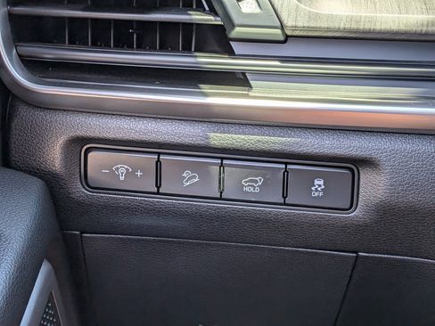 Used 2024 Kia Telluride EX w/ EX Captain's Chair Package FWD image 26