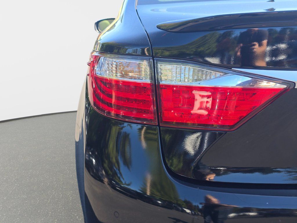 Used 2015 Lexus ES 300h w/ Navigation System Package FWD image 37