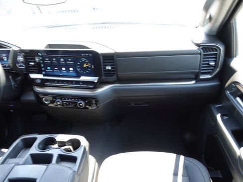 Used 2023 Chevrolet Silverado 1500 LT AWD/4WD image 39