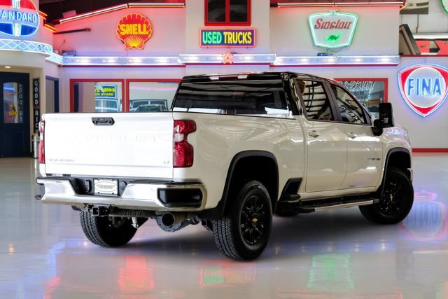 Used 2026 Chevrolet Silverado 2500 LT AWD/4WD image 3