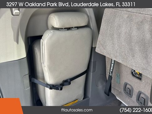 Used 2012 Toyota Sienna LE FWD image 26