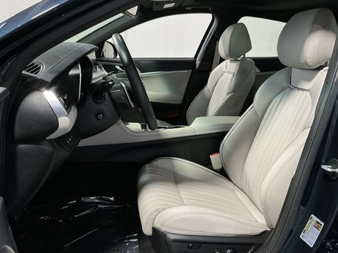 Used 2023 Genesis G70 3.3T w/ Sport Advanced Package AWD/4WD image 14