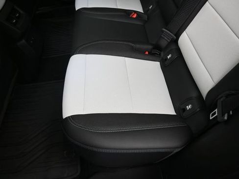 Used 2025 Chevrolet Equinox EV LT w/ Convenience Package II FWD image 21