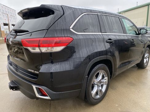 Used 2019 Toyota Highlander Limited Platinum image 7