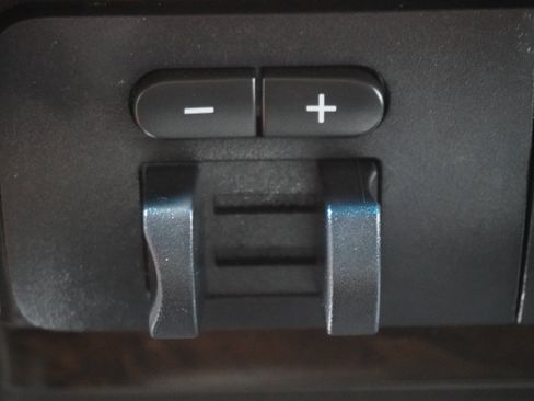 Used 2016 Ford F250 Platinum w/ FX4 Off-Road Package image 25