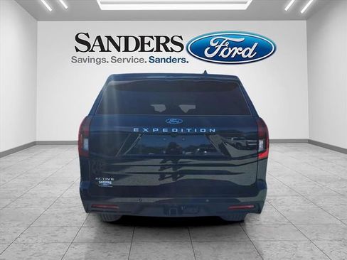 New 2026 Ford Expedition Active image 2