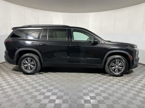 Used 2024 Chevrolet Traverse LT AWD/4WD image 9