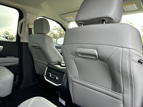 New 2026 Ford Expedition Active image 63