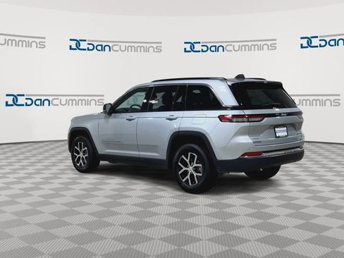 Used 2024 Jeep Grand Cherokee Limited AWD/4WD image 6