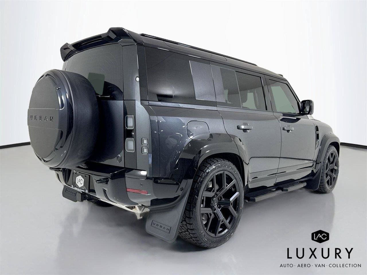 Used 2026 Land Rover Defender 110 X-Dynamic SE AWD/4WD image 6