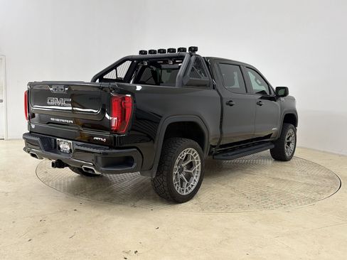 Used 2024 GMC Sierra 1500 AT4 w/ Technology Package AWD/4WD image 9