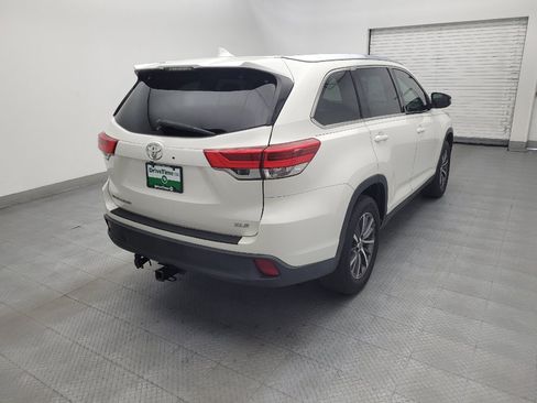 Used 2019 Toyota Highlander XLE FWD image 9