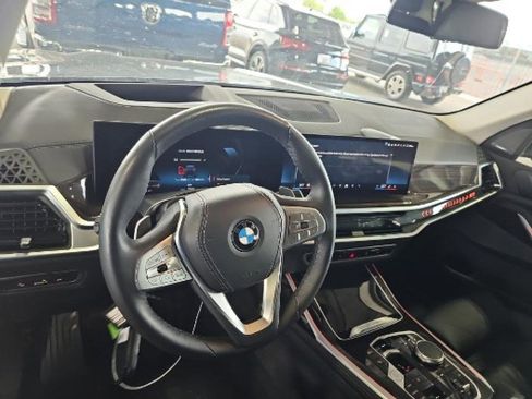 Used 2025 BMW X7 xDrive40i AWD/4WD image 7