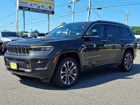 Certified 2022 Jeep Grand Cherokee L Overland w/ Luxury Tech Group IV AWD/4WD image 3