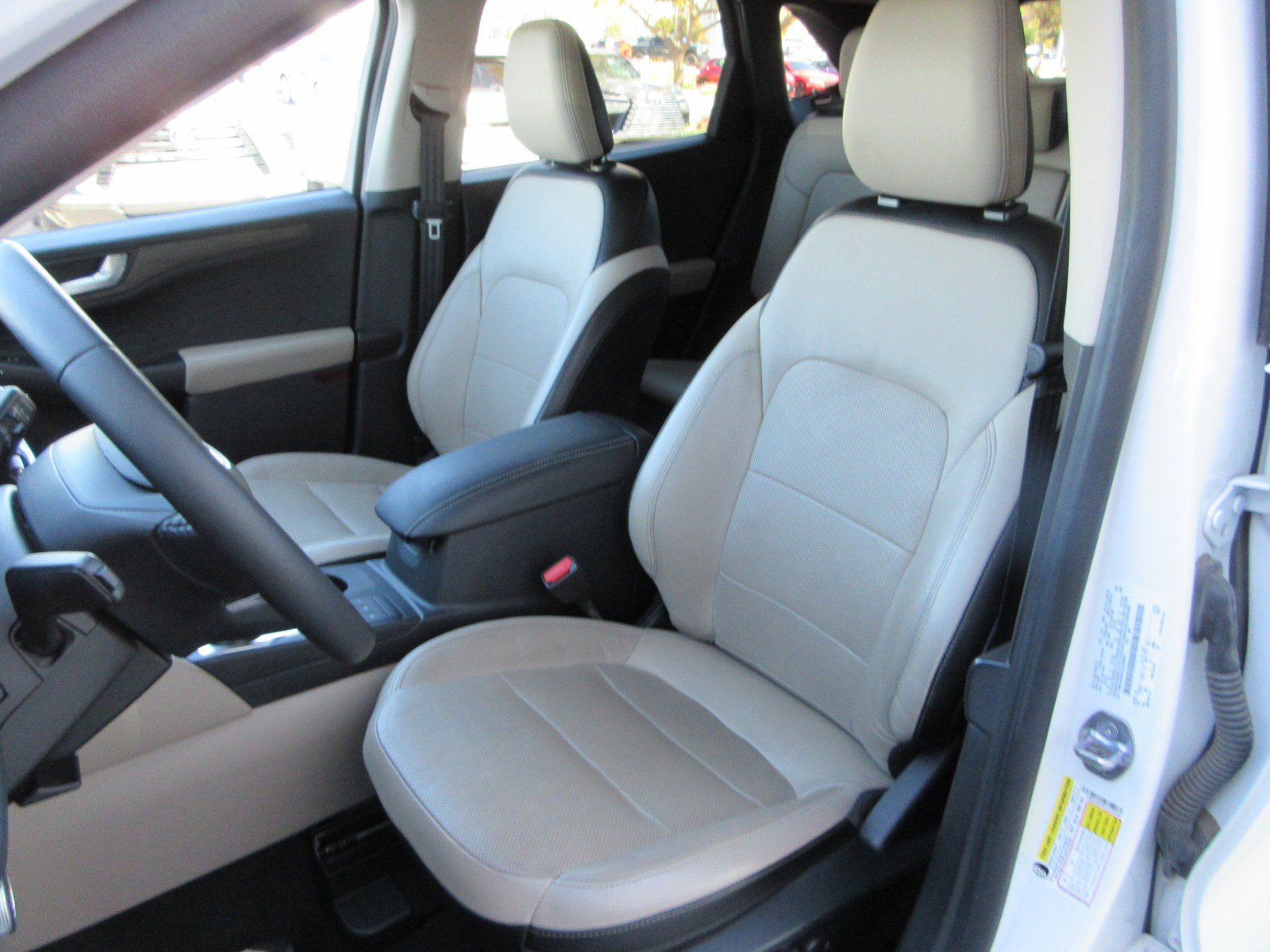 Used 2020 Ford Escape Titanium FWD image 32