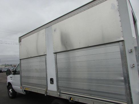 Used 2012 Ford E-450 and Econoline 450 Super Duty w/ PWR Locks & Windows Group image 32