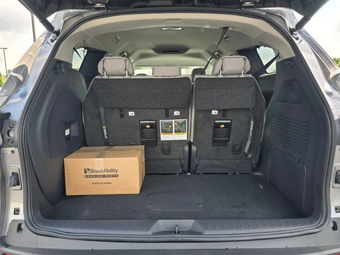 Used 2026 Toyota Sienna LE FWD image 23
