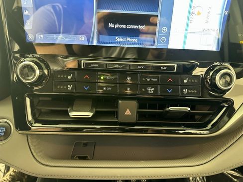 Used 2020 Toyota Highlander Limited image 33