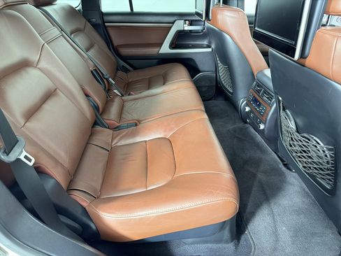 Used 2016 Toyota Land Cruiser AWD/4WD image 29