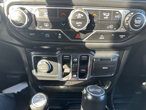 Used 2021 Jeep Wrangler Unlimited Sahara AWD/4WD image 26