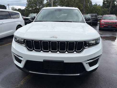 Used 2023 Jeep Grand Cherokee Limited AWD/4WD image 3