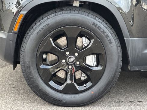 Used 2024 Land Rover Defender 130 S image 36