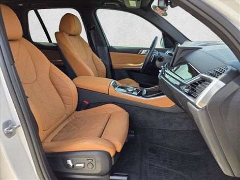 Used 2024 BMW X5 sDrive40i w/ Parking Assistance Package image 21