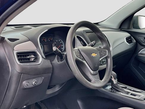 Used 2022 Chevrolet Equinox LS FWD image 9