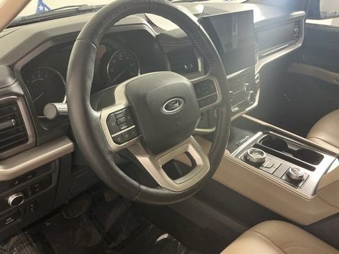 Used 2022 Ford Expedition XLT image 37