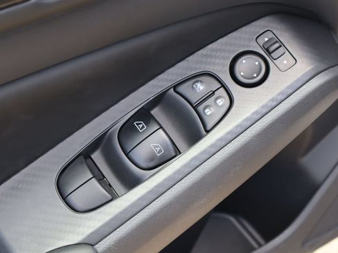 Used 2026 Nissan Altima 2.5 SV AWD/4WD image 19