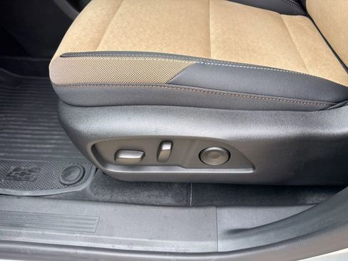 New 2026 Chevrolet Equinox ACTIV AWD/4WD image 17