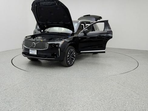 New 2026 Volvo XC90 T8 Plus w/ Protection Package Premier image 9