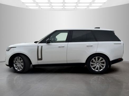 Used 2024 Land Rover Range Rover SE AWD/4WD image 8
