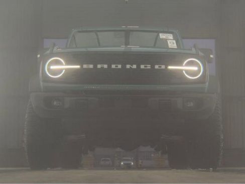 Used 2023 Ford Bronco Wildtrak image 4