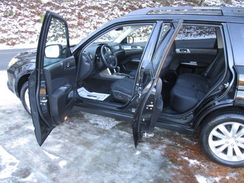 Used 2011 Subaru Forester 2.5X Premium image 13