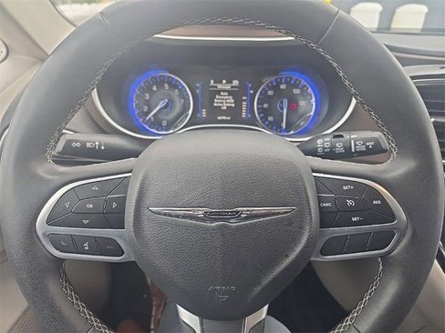 Used 2023 Chrysler Voyager LX image 16