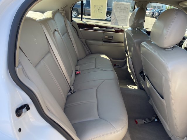 Used 2007 Lincoln Town Car Signature Limited RWD image 29