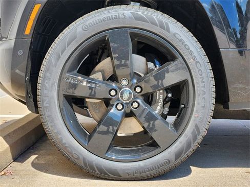 New 2025 Land Rover Defender 130 V8 image 7